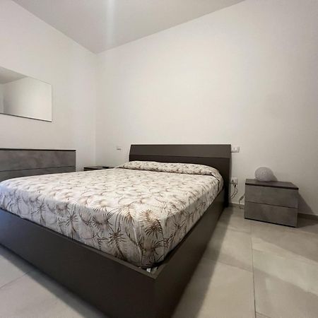 B&B La Piazzetta Vado Ligure Esterno foto