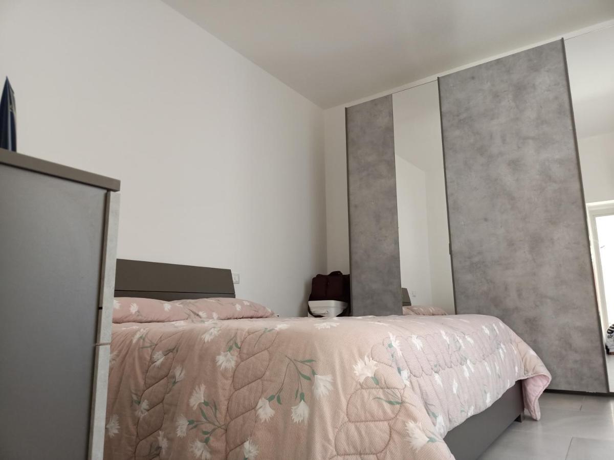 B&B La Piazzetta Vado Ligure Esterno foto