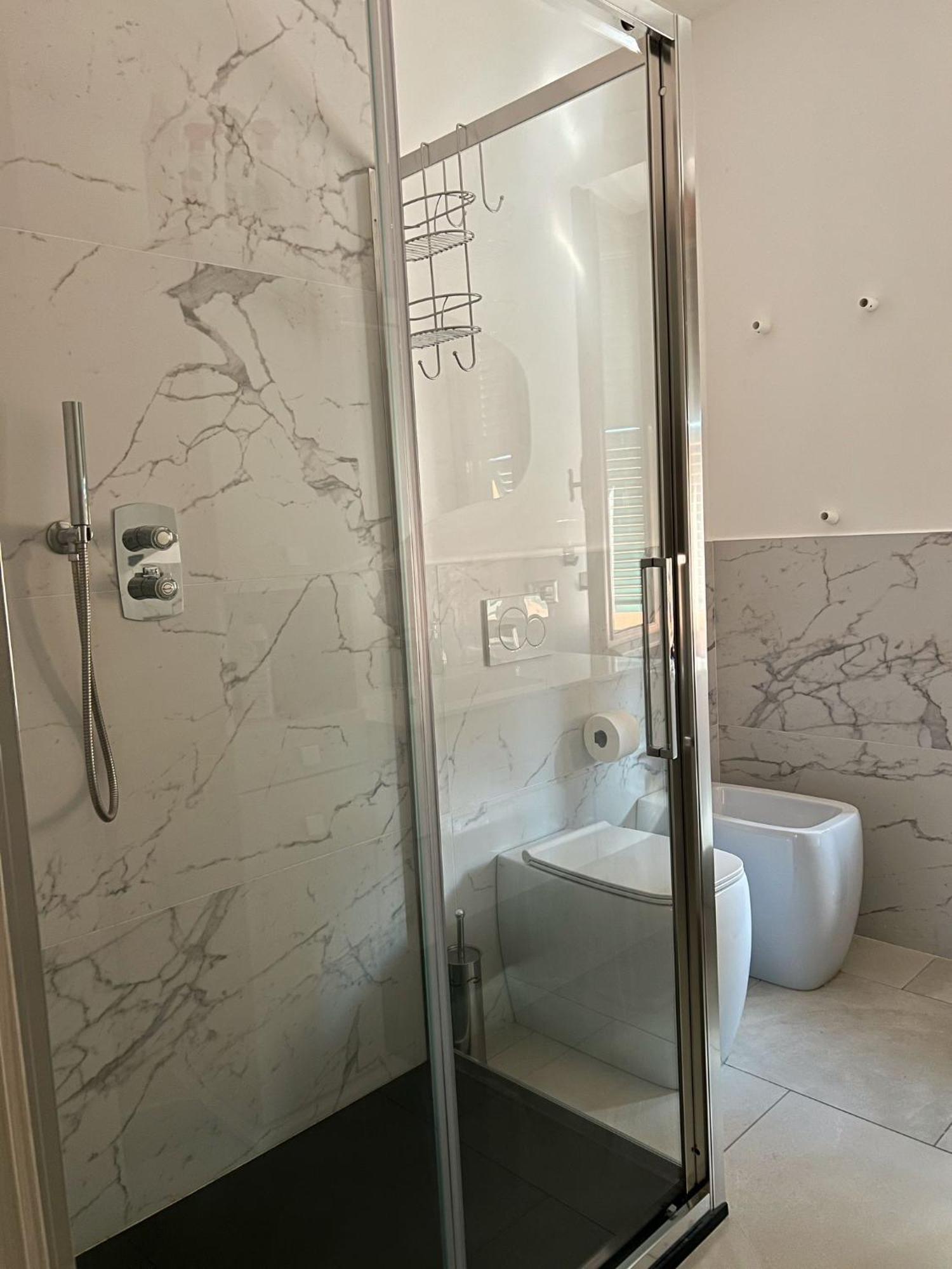 B&B La Piazzetta Vado Ligure Esterno foto